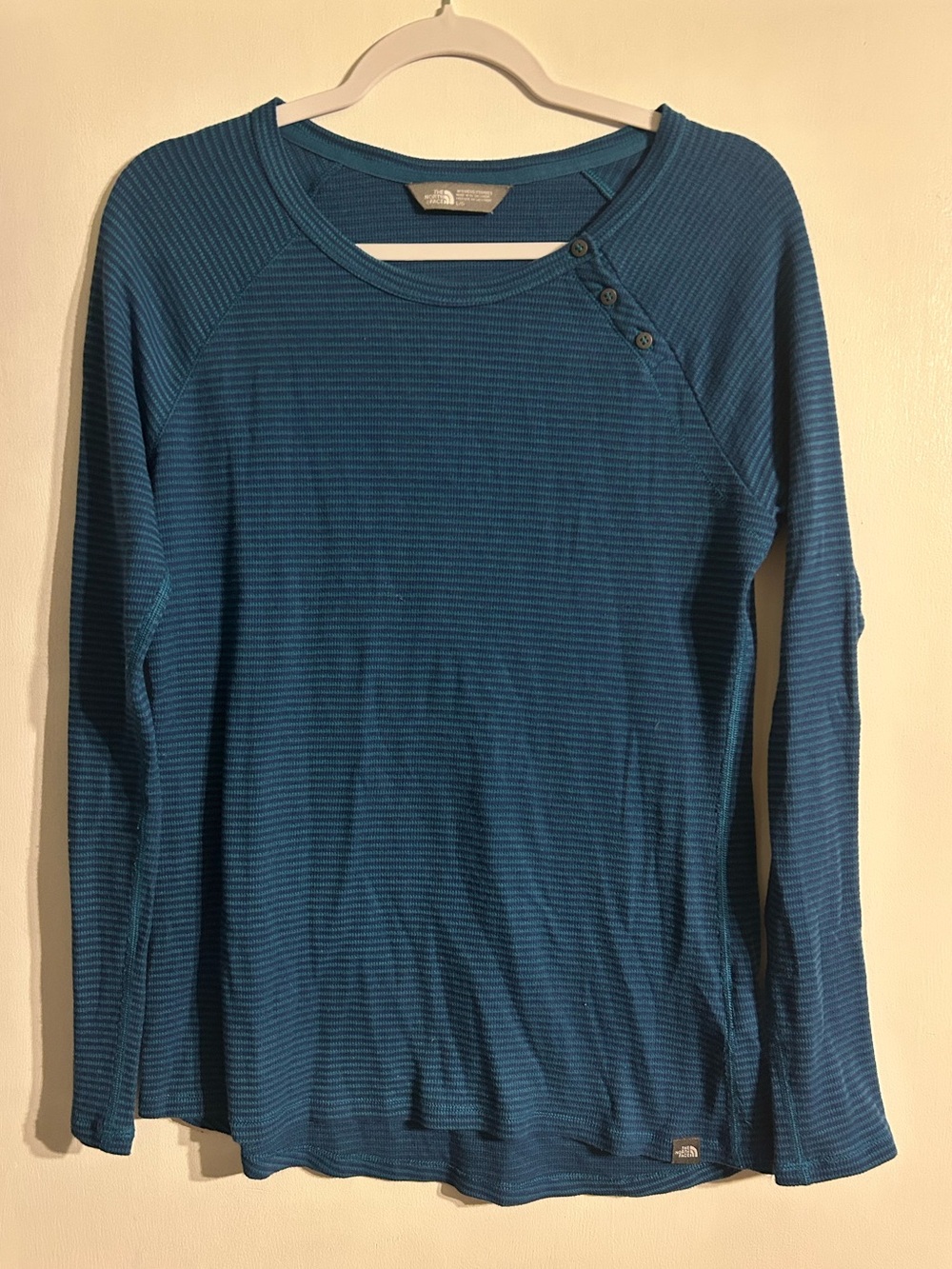 The North Face Women's Blue Long-Sleeve striped Crewneck Top